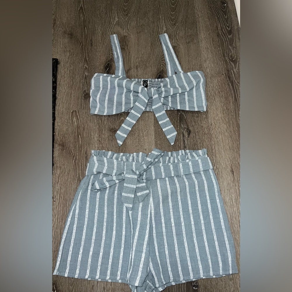 2 piece blue set.